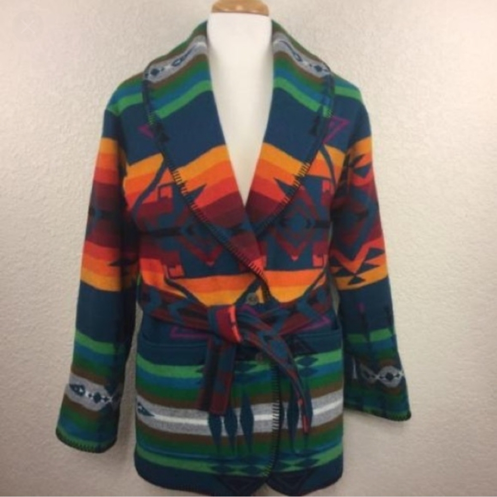 SEEKING ONLY!! Brilliant colors Pendleton coat